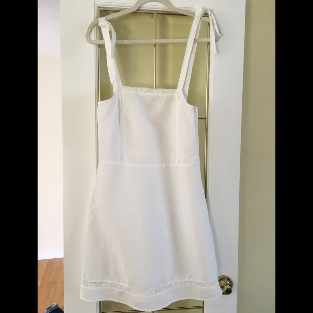 White Mango sundress. Size 4, would fit a small